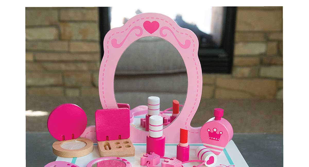 Pretend & Play Makeup Station