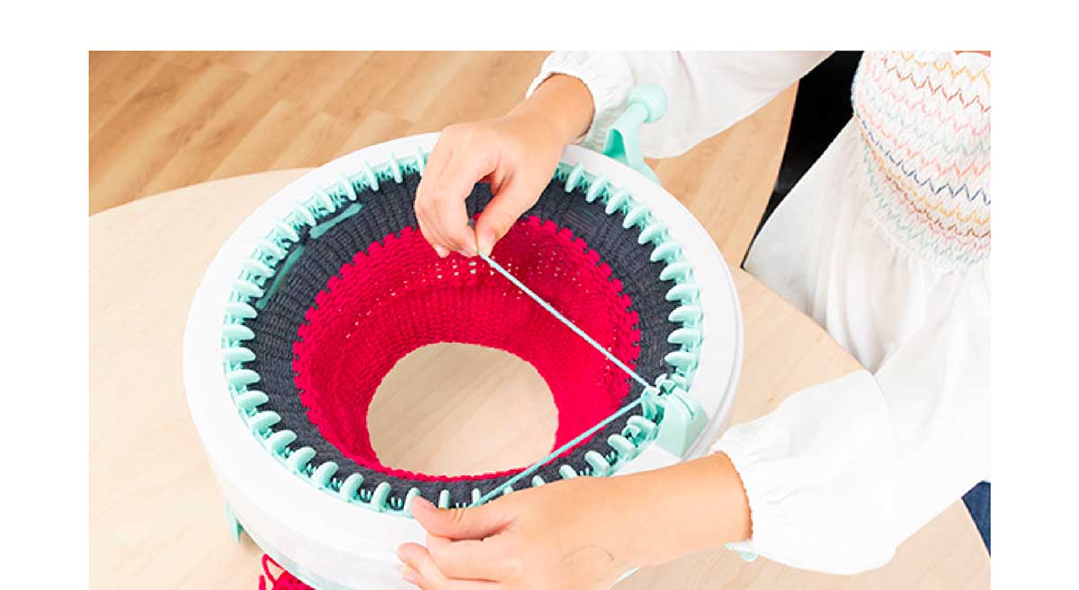 LoomBot - Knitting Machine with Counter
